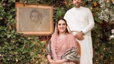 Ms Bakhtawar Bhutto to Mrs Mahmood Chaudhry