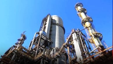 Oil extends losses as Texas plans to scale up production