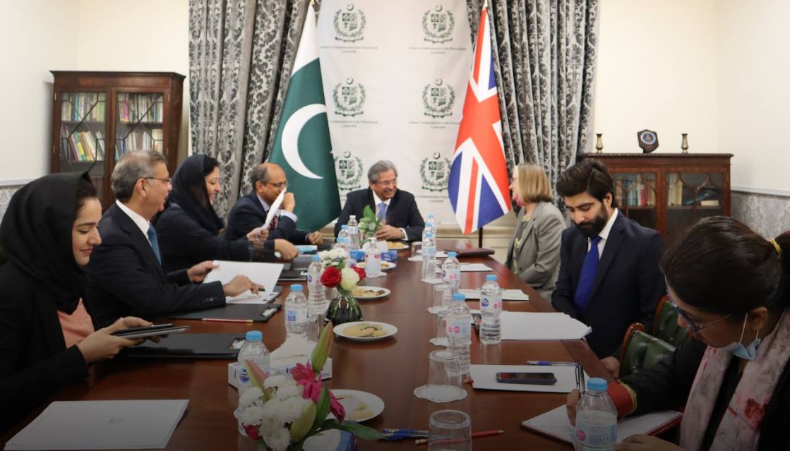 Federal Minister Shafqat Mahmood discusses educational collaboration with UK organisations