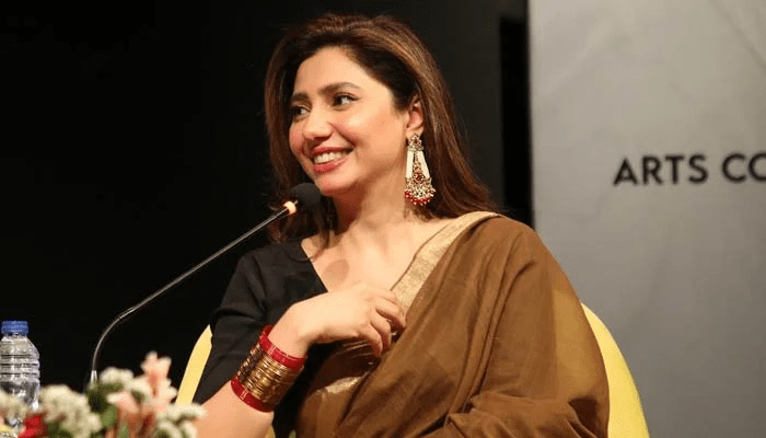 PML-N Senator Receives Backlash on Twitter for Remarks Towards Mahira Khan