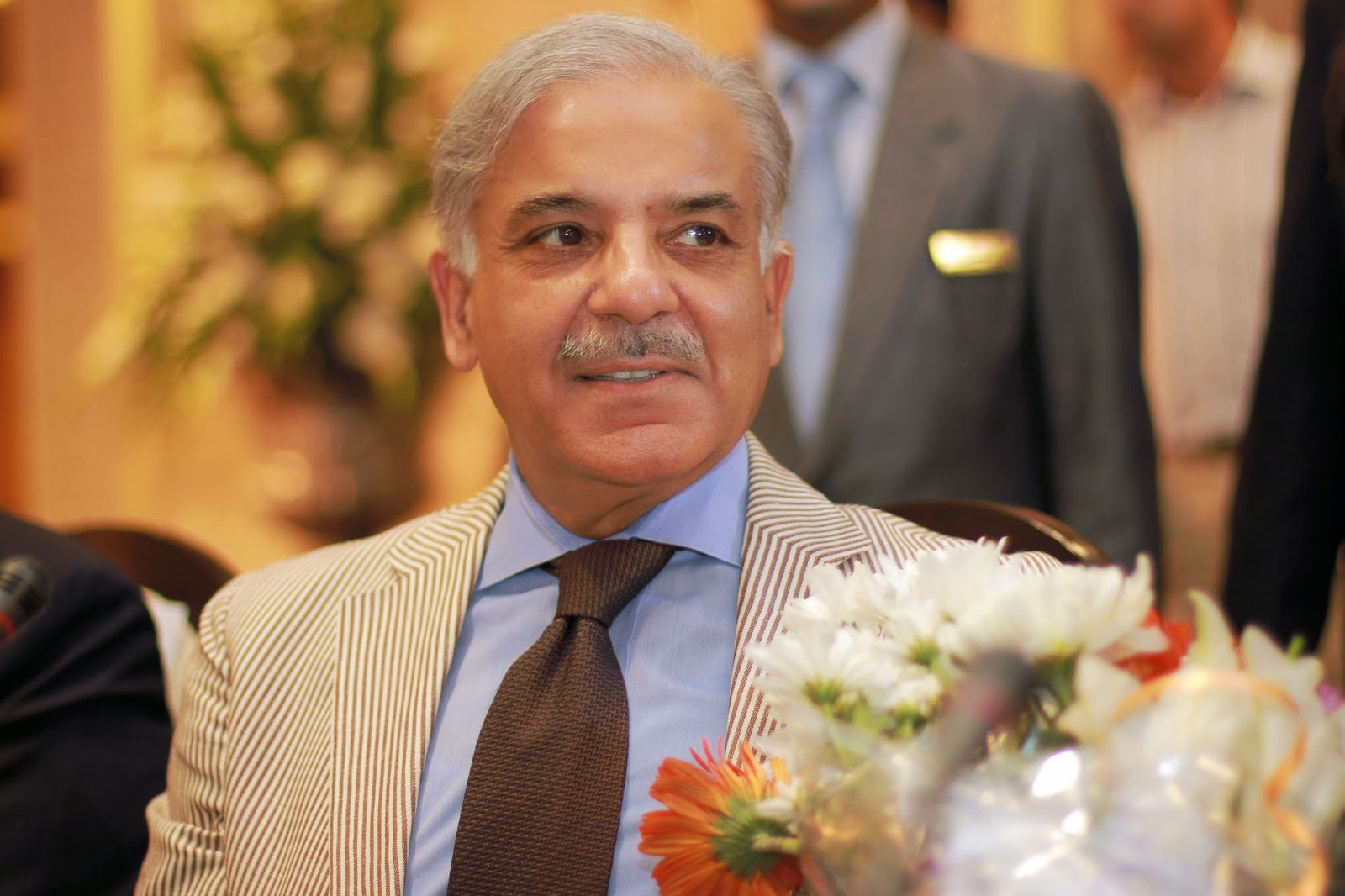 PM Shehbaz Sharif Promises Major Electricity Tariff Cut