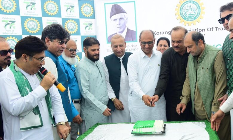 Minister of Local Government Sindh Saeed Ghani and KATI President Johar Qandhari cutting the cake in celebration of Pakistan’s 77th Independence Day, joined by Nighat Awan, Muslim Mohammadi, Danish Khan, Sheikh Umar Rehan, Farhan-ur-Rehman, Ehtshamuddin and others.