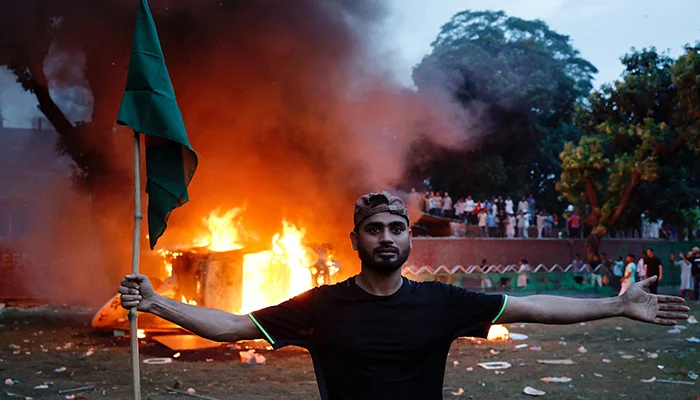 Army Chief of Bangladesh to Meet Students After Hasina's Resign