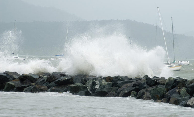 Typhoon Ampil Lashes Eastern Japan, Forces Evacuations