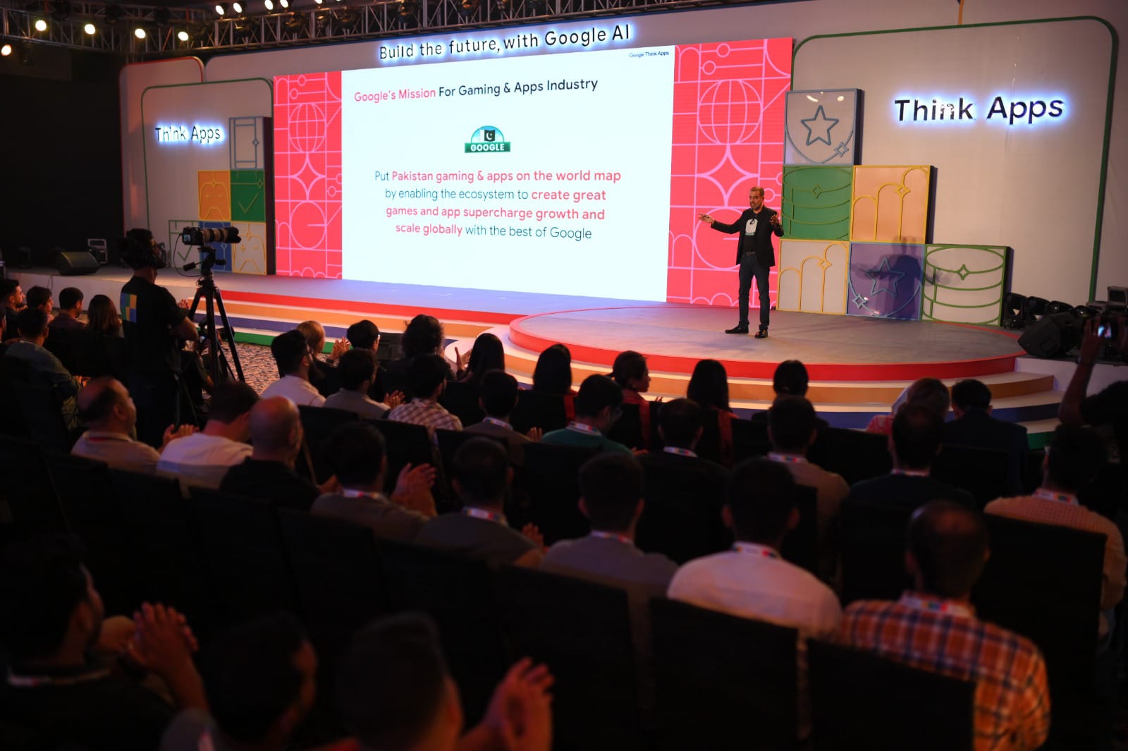 Google Hosts Think Apps 2024 in Lahore, Empowering Pakistani Developers