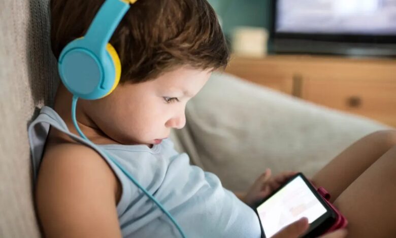 Children Under Two Should Avoid Screen Exposure