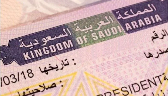 Foreign Workers in Saudi Arabia Urged to Renew Iqama Promptly to Avoid Fines