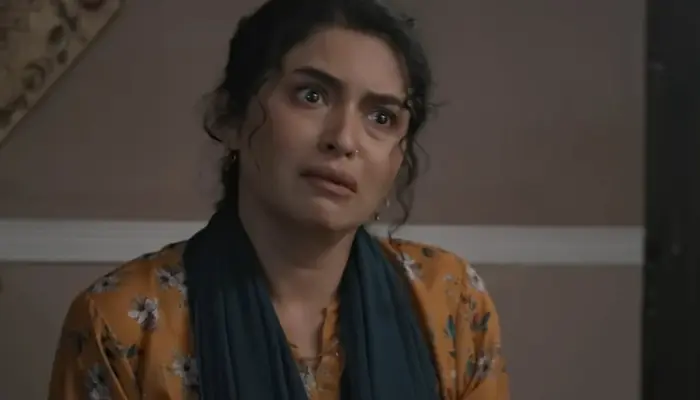 Sidra telling her father that Mustafa didnt meet her, Episode 24 - Kabhi Main Kabhi Tum Drama