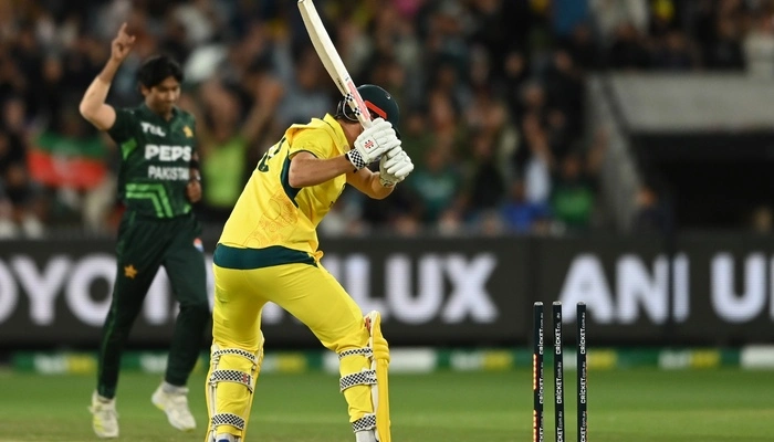 Australia Edges Pakistan in Thrilling First ODI