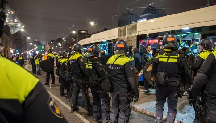 Israeli Fans Clash with Pro-Palestinian Protesters in Amsterdam