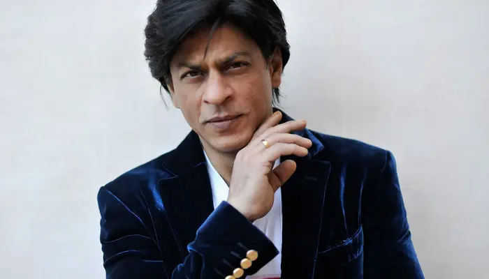 Shah Rukh Khan Celebrates Diwali, Prepares for 59th Birthday