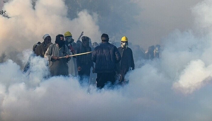 Tear Gas Shelling Engulfs D-Chowk, PTI Protesters Clash with Security Forces