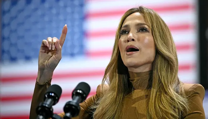 Jennifer Lopez Stands With Kamala Harris, Condemns Trump’s Remarks on Puerto Rico