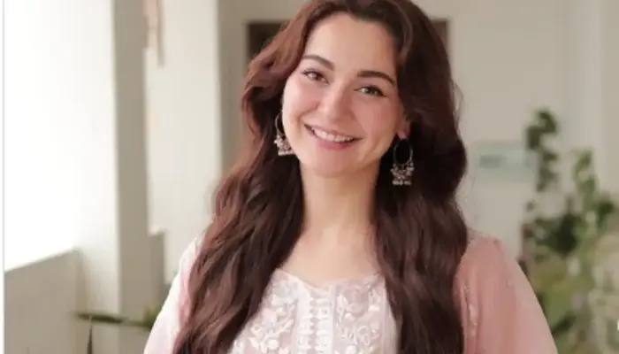 Hania Aamir Laughs Off Wedding Rumors on International Tour