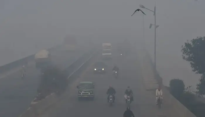 Lahore Hospitals Battle Smog Surge: Thousands Suffer