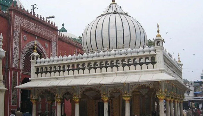 Hazrat Nizamuddin Auliya The Legacy of Love, Tolerance, and Service