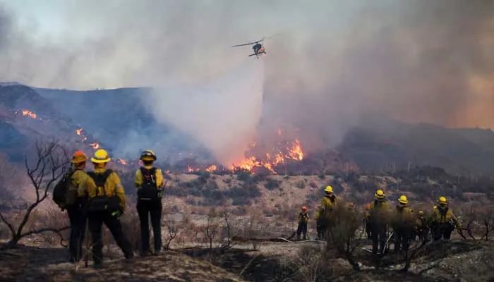 New Hughes Fire Forces 31,000 Evacuations North of Los Angeles