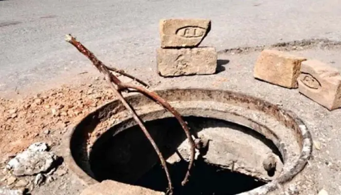 Karachi Mayor Launches Helpline for Missing Manhole Covers