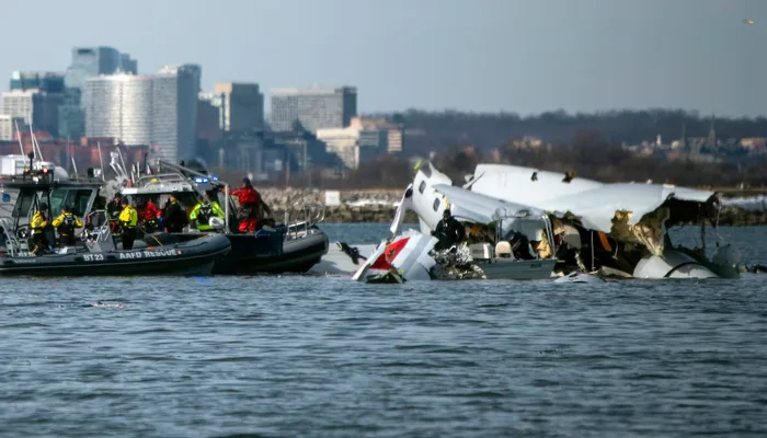 Passenger Plane, Military Helicopter Collision Near Washington Airport