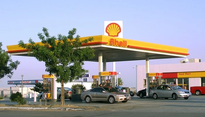 Shell Q4 Profit Drops Amid Lower Refining Margins, LNG Trading Woes