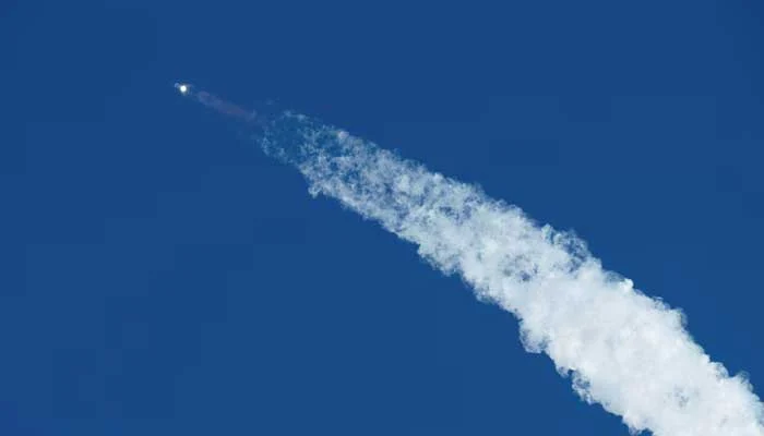 SpaceX Starship Rocket Breaks Up in Space, Disrupting Air Traffic