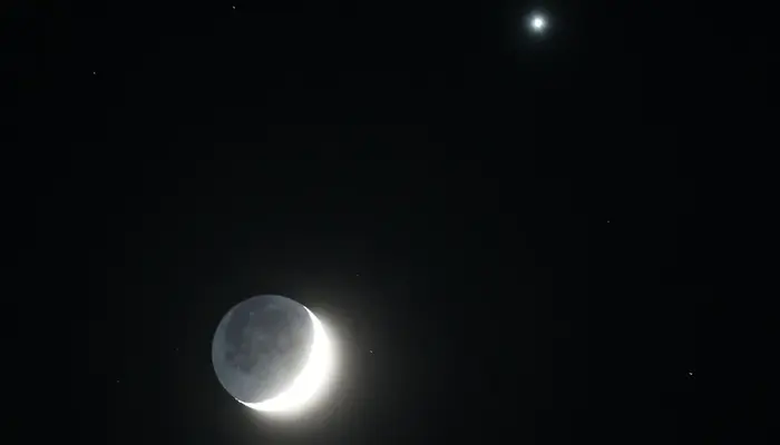 Venus and Crescent Moon Dazzle Stargazers Worldwide