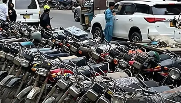 KMC Declares Free Parking Across Karachi