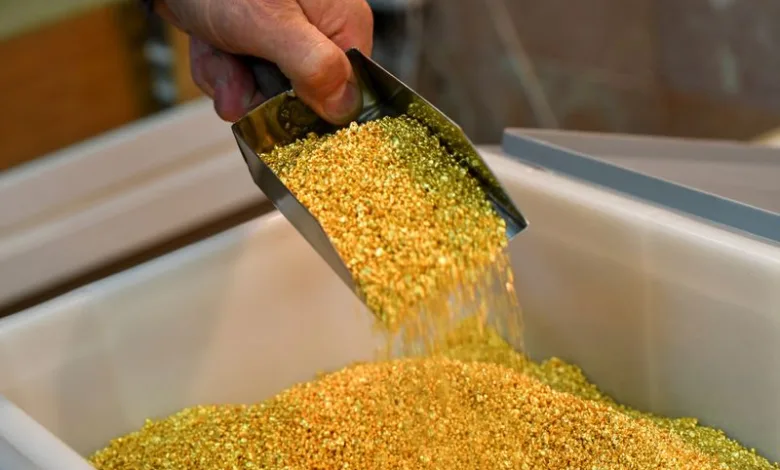 Gold Prices Slide as Trade Tariff Uncertainty Fuels Market Jitters