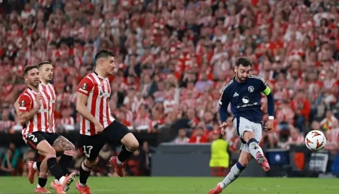 Bruno Fernandes Shines as Manchester United Dominate