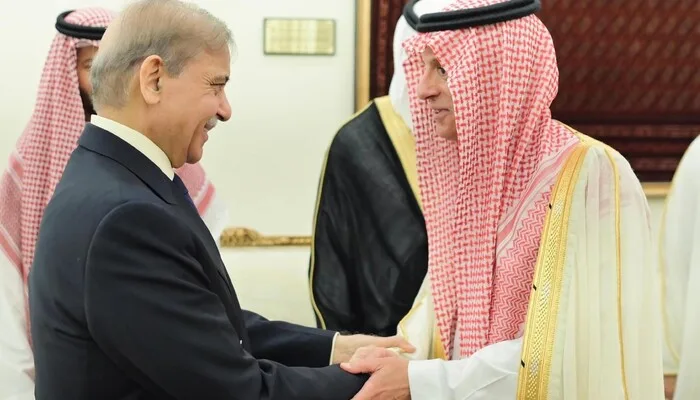 Saudi Minister Urges Calm Amid Pakistan-India Tensions