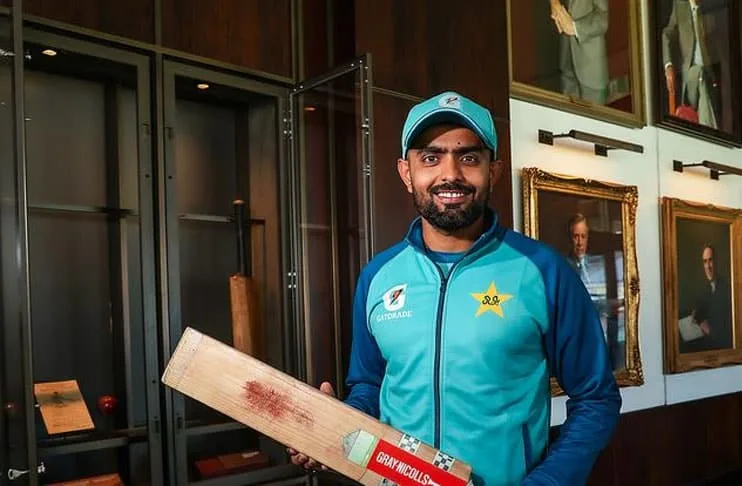 Babar Azam Joins Sydney Sixers for BBL 15, Boosting Title Hopes