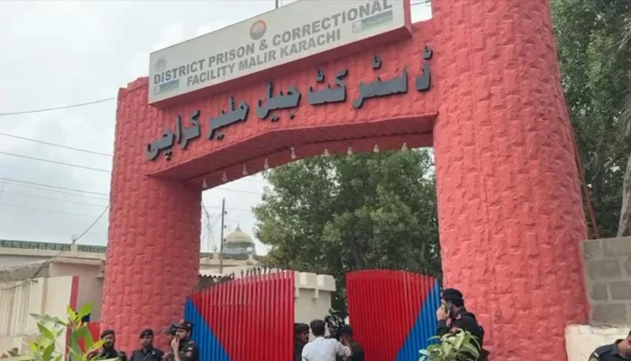 Jailbreak After Earthquake Shakes Karachi 213 Inmates Escape Malir Jail