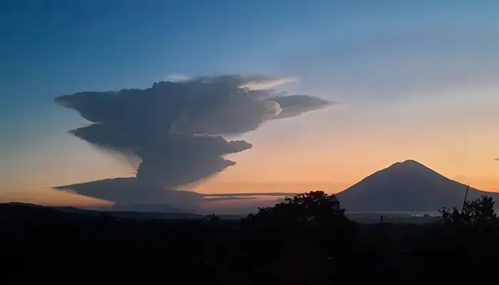 Mount Lewotobi Laki-laki Erupts, Indonesia Raises Alert to Highest Level