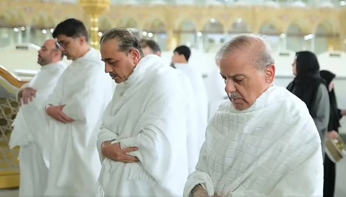 PM Shehbaz, COAS Munir Perform Umrah, Thank Allah for National Progress