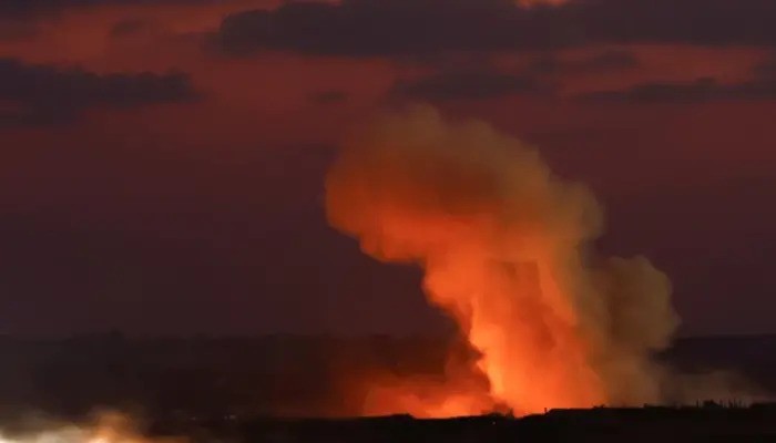 Gaza Crisis Deepens as Israeli Strikes Kill 17