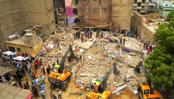 Karachi Building Collapse 16 Dead, Rescue Ongoing