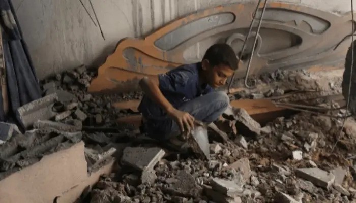 Starvation Crisis Deepens as 25 Palestinians Killed