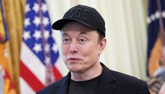 Tesla Shares Plunge After Trump Slams Musk’s America Party Plan