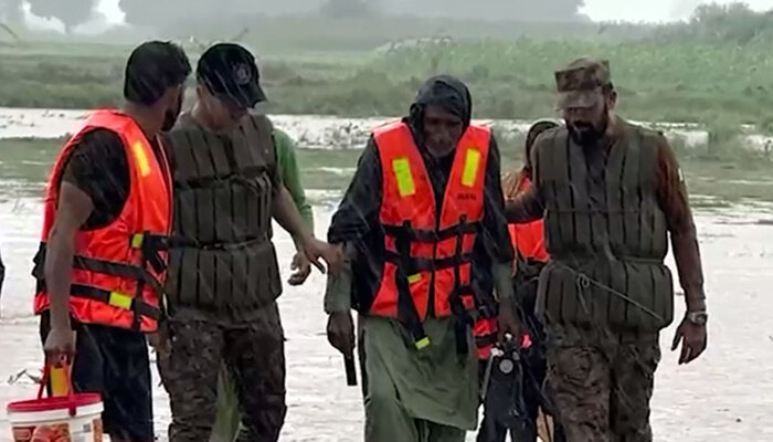 Pakistan Army Rescue Operations Save Lives Across Faisalabad