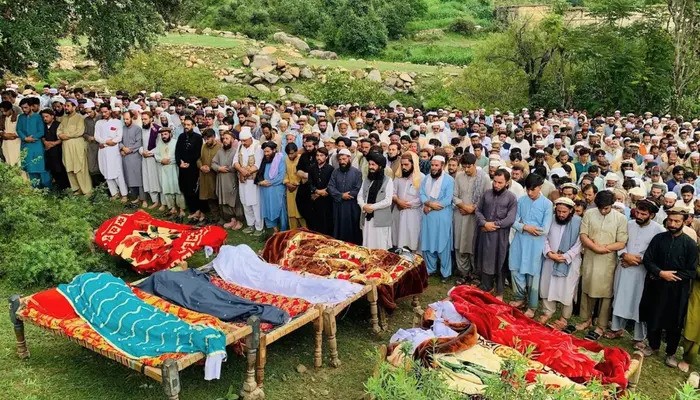 Pakistan Flash Floods Kill 321 as Rescuers Pull Bodies from Villages