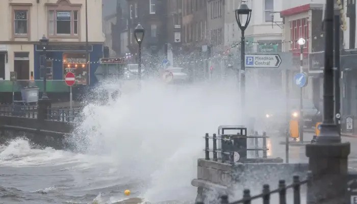 Storm Floris to Slam UK with Powerful Winds and Heavy Rain