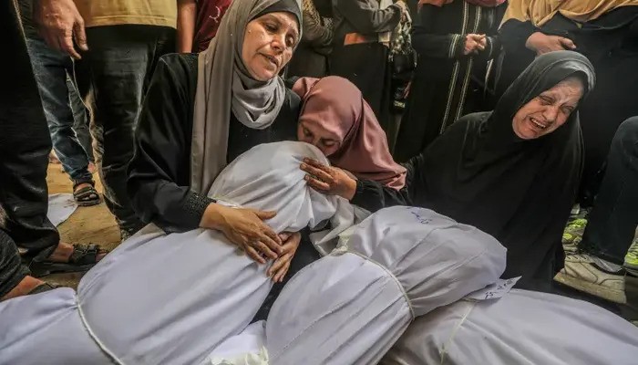 Israeli forces kill 28 in Gaza, including aid seekers