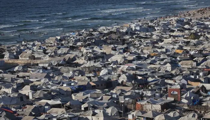 Israeli forces kill 28 in Gaza including aid seekers 3