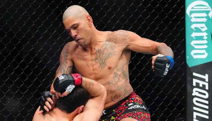 Pereira Stuns Ankalaev with Knockout to Reclaim UFC Title