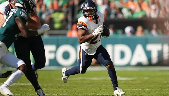 Broncos Stun Eagles with Late Comeback Victory