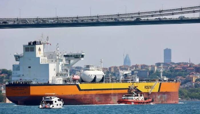 US Considers Easing Shadow Fleet Sanctions to Lower Global Shipping Costs